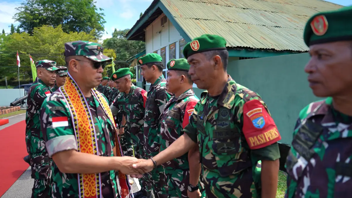 Pangdam XII Tanjungpura, Mayjen TNI Novi Rubadi Sugito melakukan kunjungan kerja ke Kabupaten Sanggau, Selasa (5/5). (DOK KODAM XII/TANJUNGPURA)