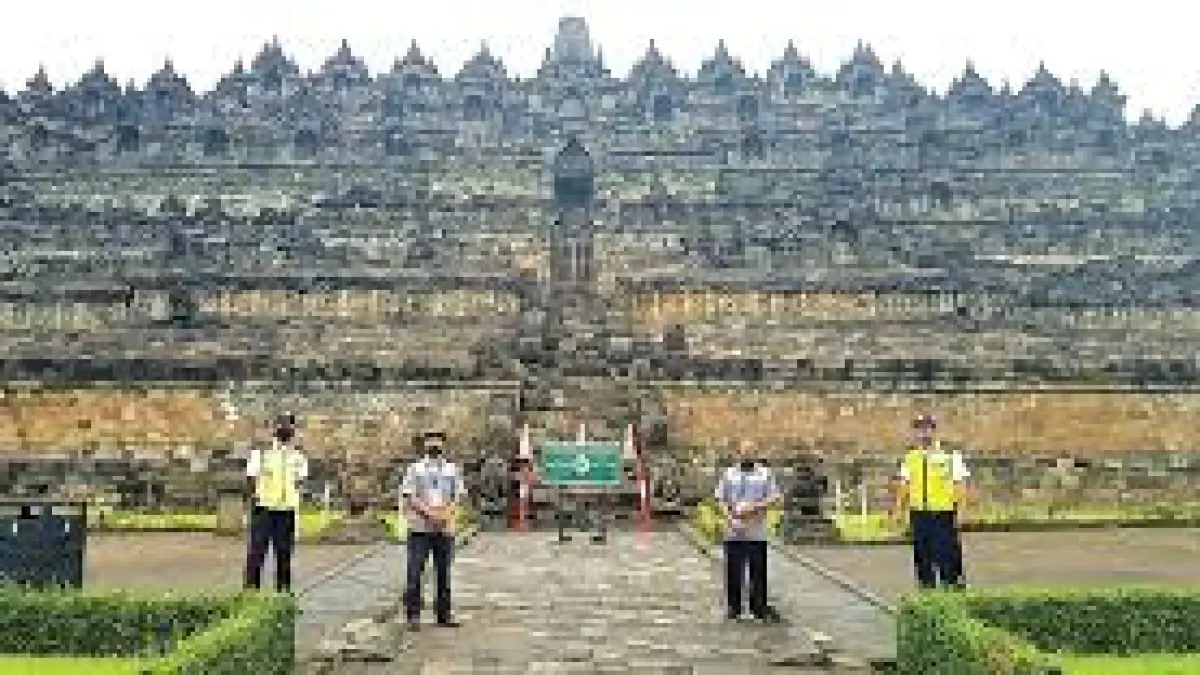 Struktur Candi Borobudur tampak dari jauh. (DOK JAWA POS)    