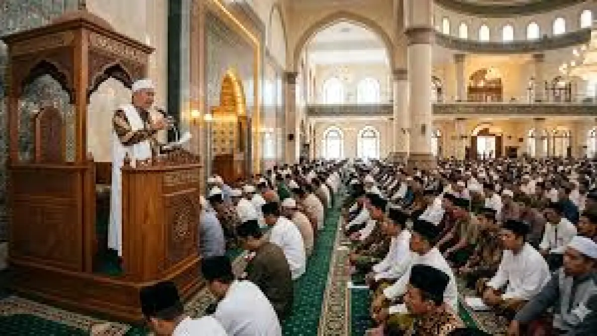 Salat Jumat, salah satu ibadah wajib di hari Jumat (DOK JAWA POS)