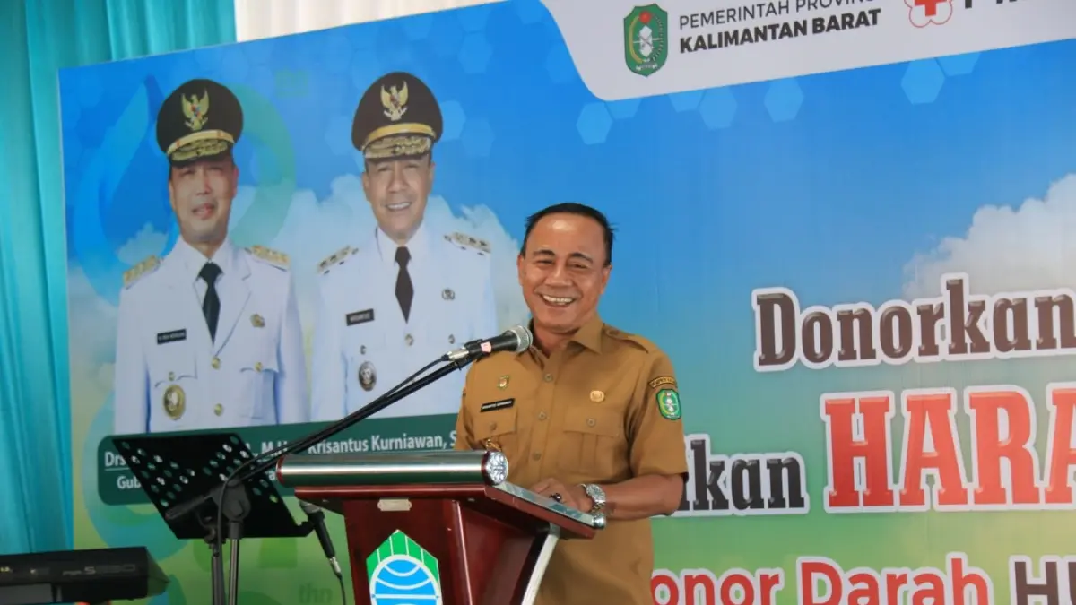 Wagub Krisantus saat membuka aksi sosial donor darah di Gedung Diklat Dana Pensiun Bank Kalbar. (ADPIM PEMPROV KALBAR)