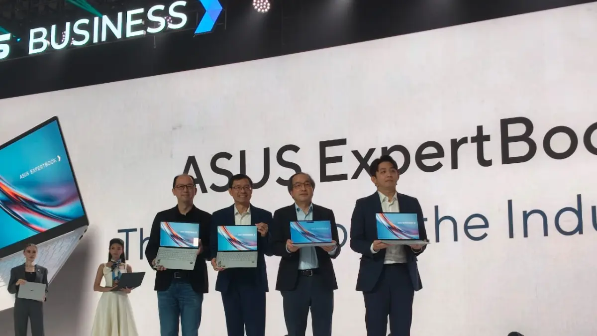 TEKNOLOGI MASA DEPAN: ASUS memamerkan ExpertBook Ultra saat peluncuran di Jakarta, Kamis (7/5/2026). Perangkat ini dibekali prosesor Intel Core Ultra generasi terbaru dengan fitur AI untuk mendukung produktivitas profesional modern. (ASHRI ISNAINI/PONTIANAK POST)