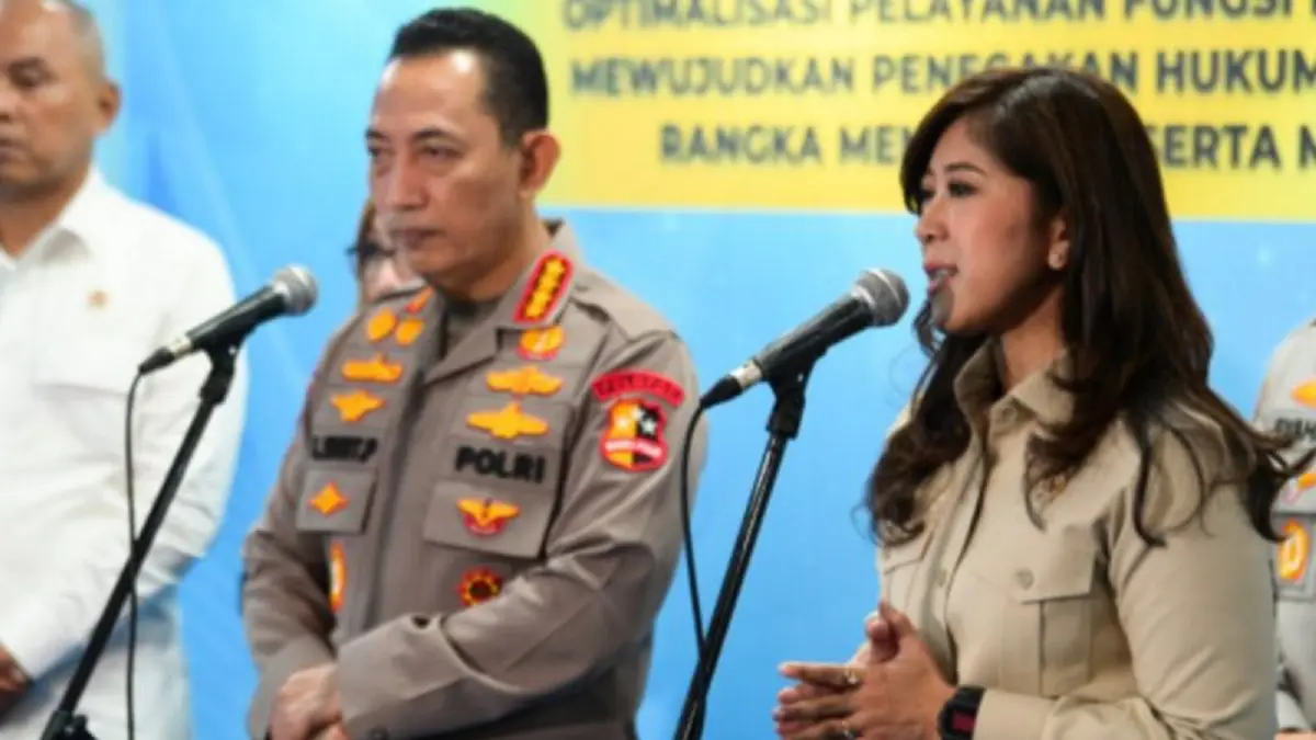 Menteri Komunikasi dan Digital Meutya Hafid bersama Kepala Polri Jenderal Polisi Listyo Sigit Prabowo memberikan keterangan pers usai Rapat Kerja Teknis Badan Reserse Kriminal Polri Tahun 2026 di Markas Besar Polri, Jakarta Selatan, Kamis (7/5). (ANTARA/HO-Kementerian Komunikasi dan Digital)