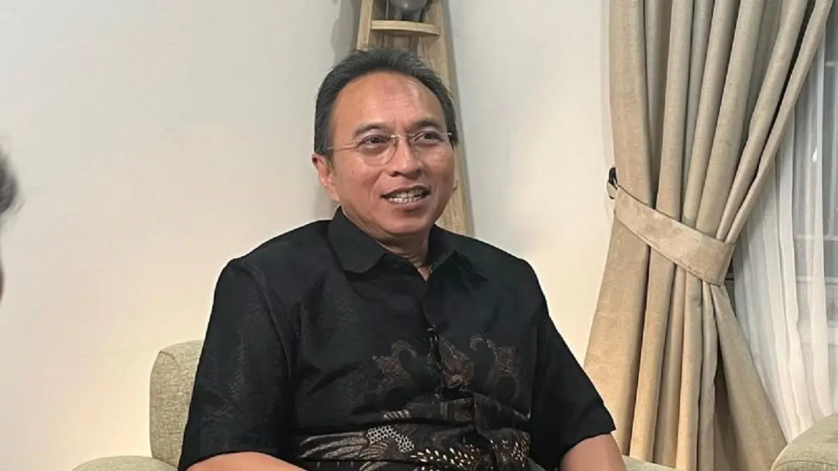 Ketua Pengurus Pusat Ikatan Dokter Anak Indonesia (IDAI) Piprim Basarah Yanuarso saat memberikan keterangan dalam wawancara eksklusif bersama ANTARA di Rumah Vaksinasi, Jakarta Timur, pada Selasa (28/4). (ANTARA/Sri Dewi Larasati)