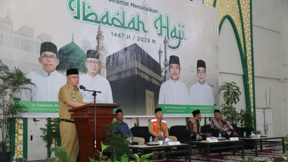  Sekretaris Daerah Provinsi Kalimantan Barat, Harisson, menyampaikan sambutan dalam agenda pelepasan calon jemaah haji.