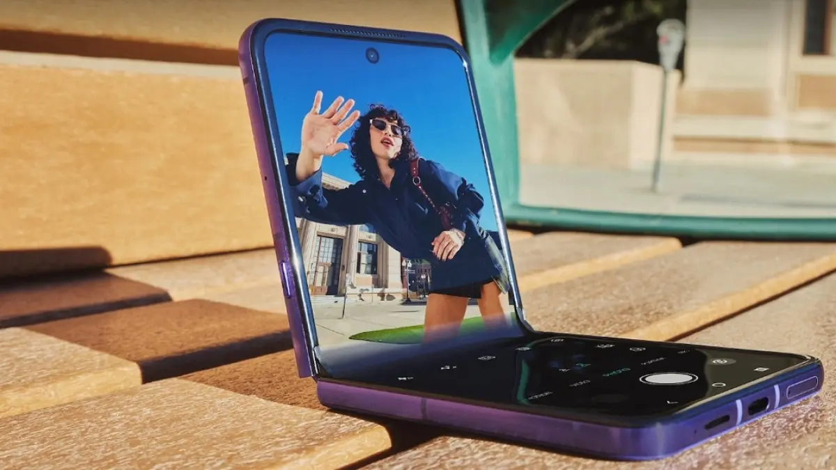 Motorola Razr Ultra 2026 hadir membawa desain premium dan spesifikasi flagship terbaru. (Dok. Motorola)