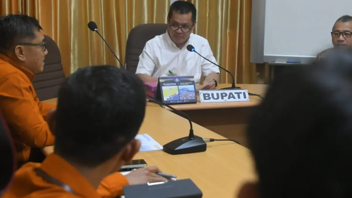Silaturahmi dan diskusi bersama Kepala Badan Pusat Statistik (BPS) Kabupaten Kayong Utara, Sugeng Junedi, beserta jajaran di Ruang Rapat Bupati Kayong Utara. (PROKOPIM KKU)