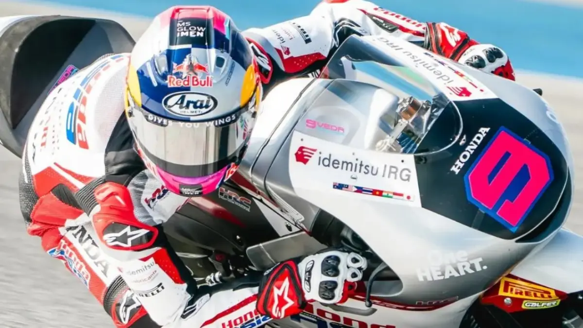 AKSI VEDA: Pembalap Indonesia Veda Ega Pratama memacu motornya saat balapan GP Prancis Moto3 di Sirkuit Bugatti, Le Mans, Minggu. Finis keempat membuat Veda naik ke posisi lima besar klasemen sementara Kejuaraan Dunia Moto3 2026.&nbsp;