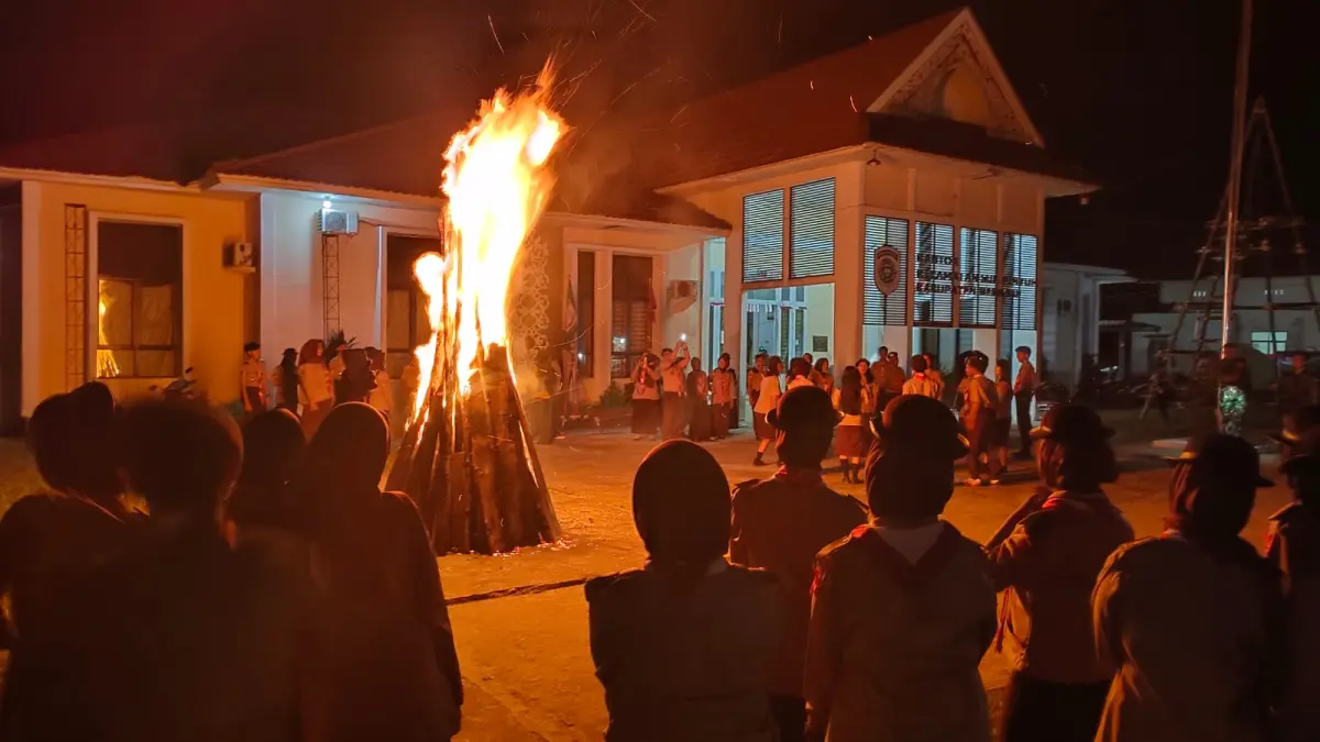 Kegiatan api unggun dalam rangka Bela Negara Krops Kadet Republik Indonesia (KKRI) Kodim 1201/Mempawah