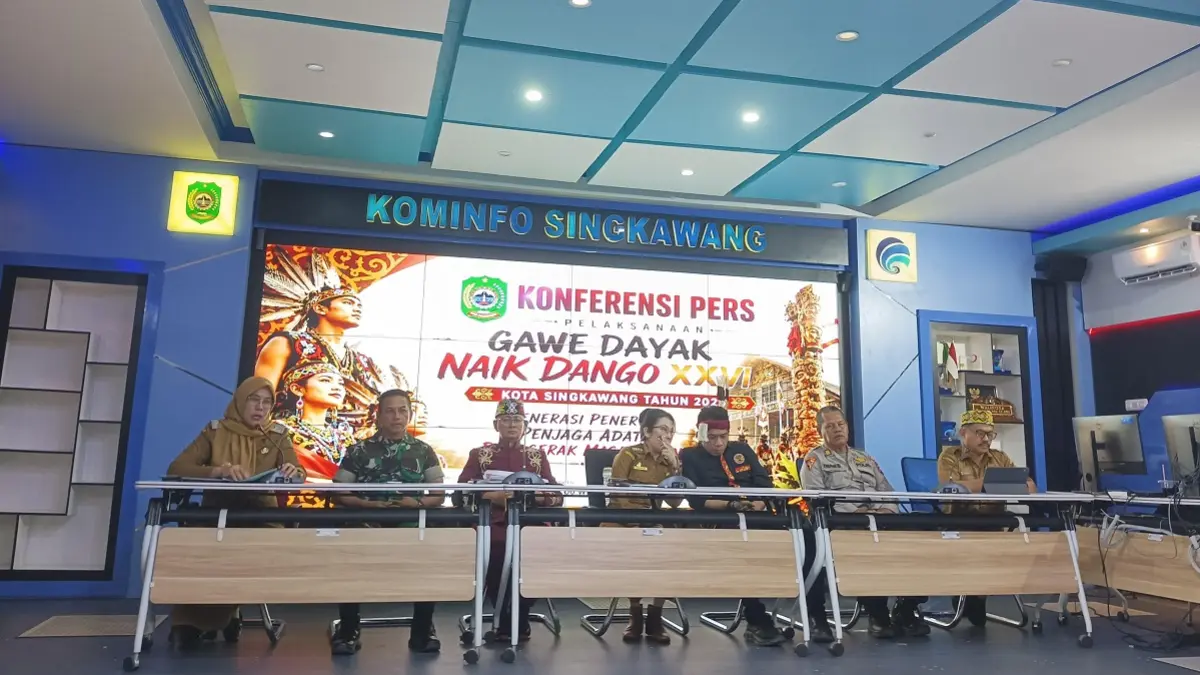 Konferensi pers terkait persiapan Gawai Dayak Naik Dango XXVI 2026  di TCM Kantor Wali Kota Singkawang, Senin (11/5)