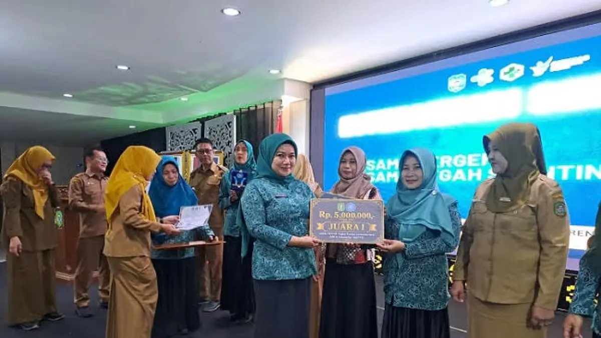  Kelurahan Setapuk Kecil, Kecamatan Singkawang Utara, berhasil meraih Juara I pada Lomba Gerakan Keluarga Sehat Tanggap dan Tangguh Bencana (GKSTTB).