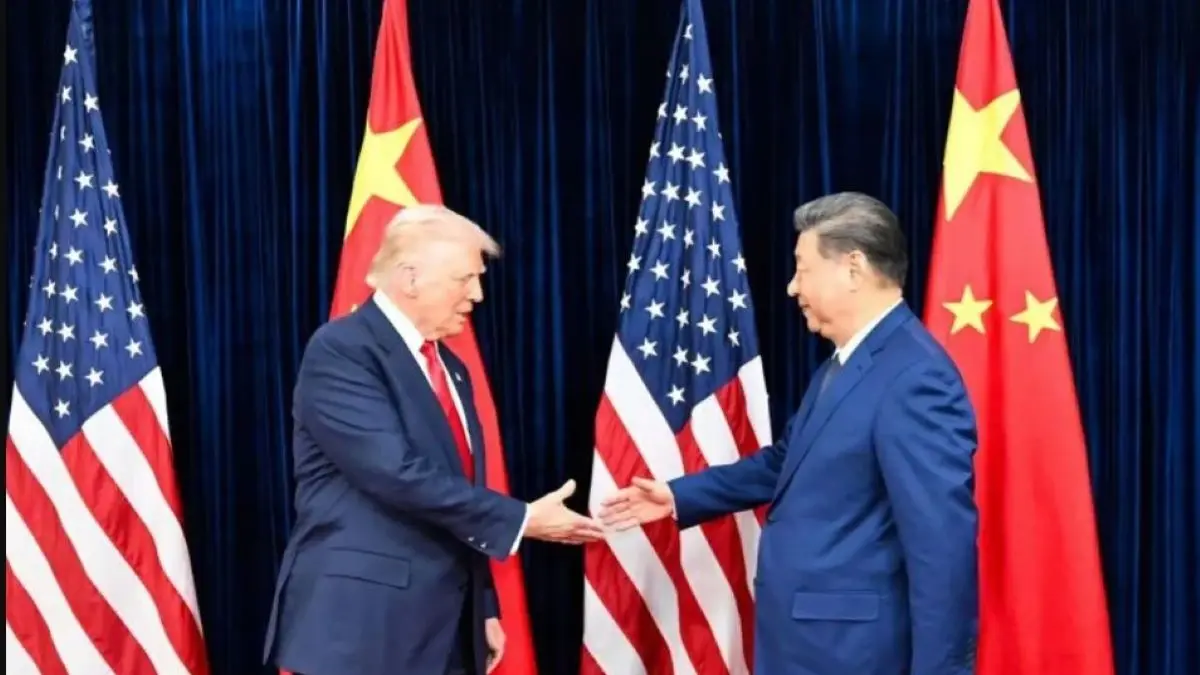 Presiden China Xi Jinping (kanan) bertemu dengan Presiden Amerika Serikat (AS) Donald Trump. (Antara) 