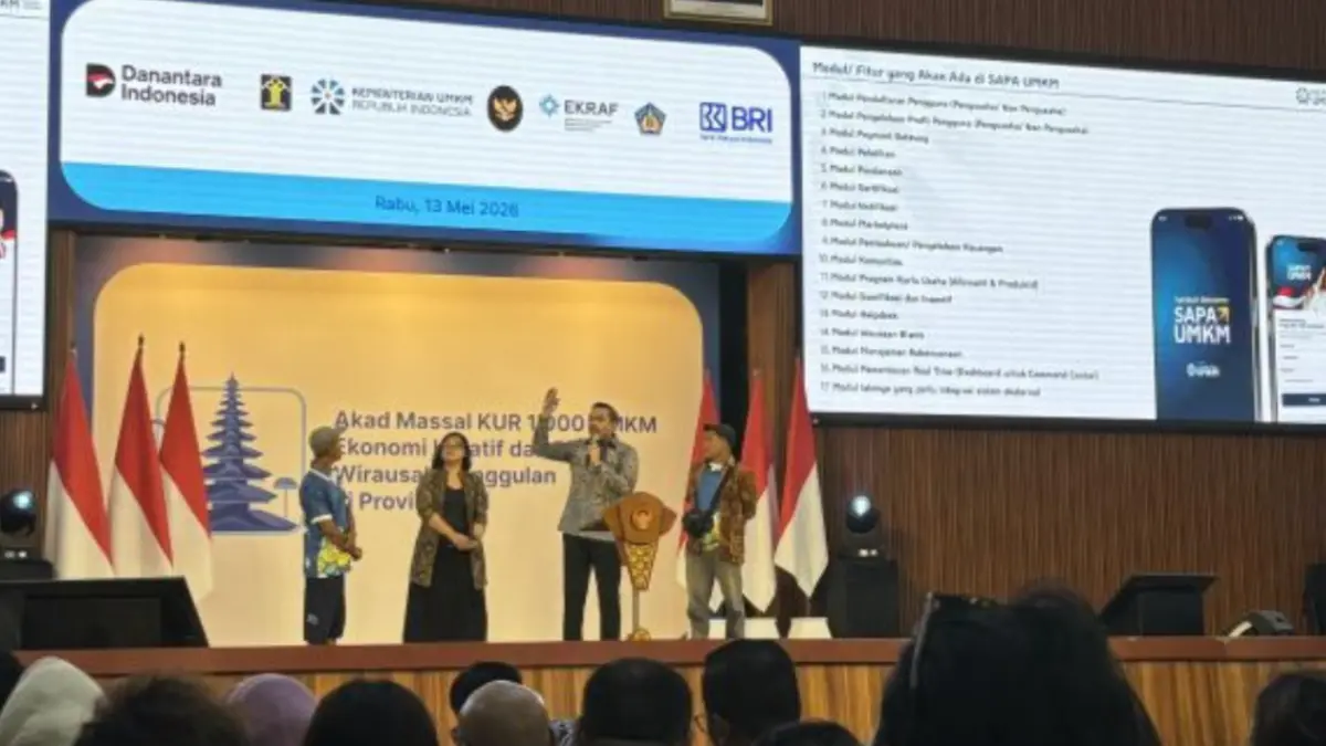 Menteri UMKM Maman Abdurrahman luncurkan SAPA UMKM di sela Akad Massal 1000 UMKM di Bali, Badung, Rabu (13/5). (ANTARA/Ni Putu Putri Muliantari)
