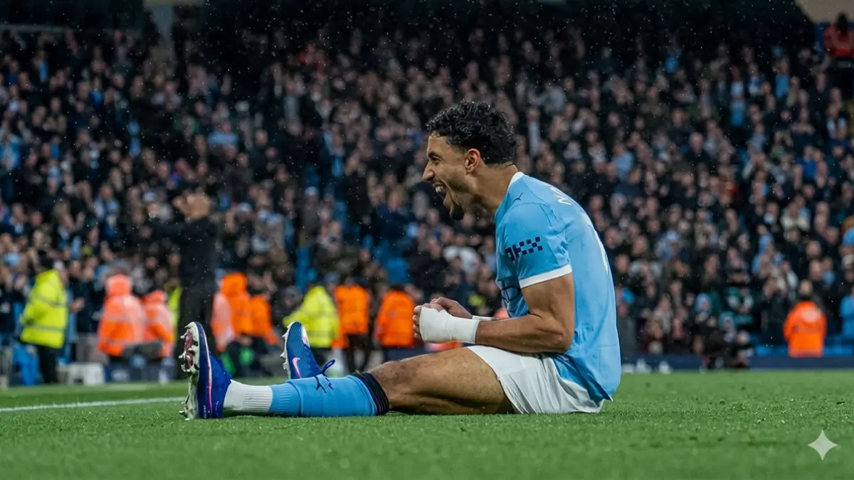 Omar Marmoush berselebrasi usai mencetak gol saat Manchester City mengalahkan Crystal Palace 3-0 di Etihad Stadium, Kamis (14/5) dini hari WIB. (IG. Omar Marmoush)