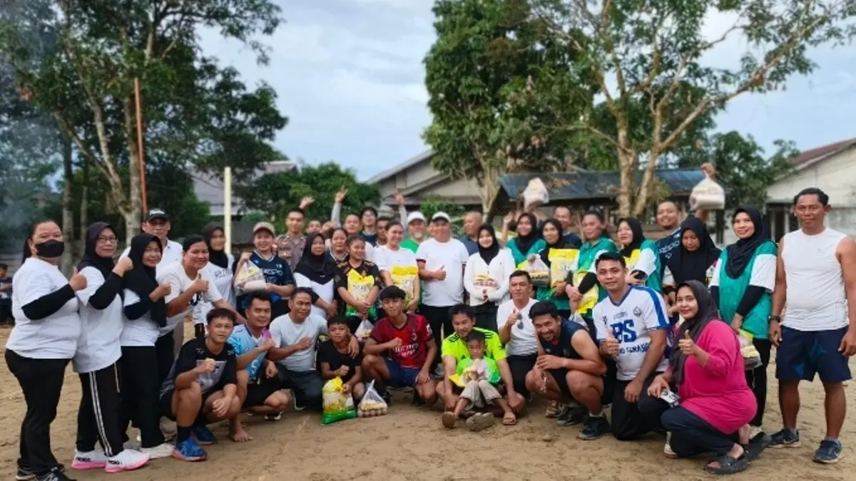 Dua anggota DPRD Kapuas Hulu komitmen dukung olahraga dan turnamen voli warga Kedamin Hilir. (ISTIMEWA)