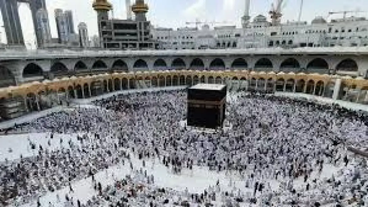 Jemaah haji sedang berada di Ka