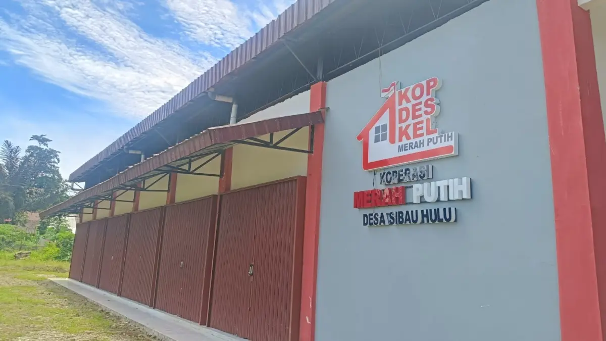 Koperasi Desa Merah Putih Desa Sibau Hulu tersebut sudah selesai dibangun namun belum beroperasi. (TAUFIK/PONTIANAK POST)