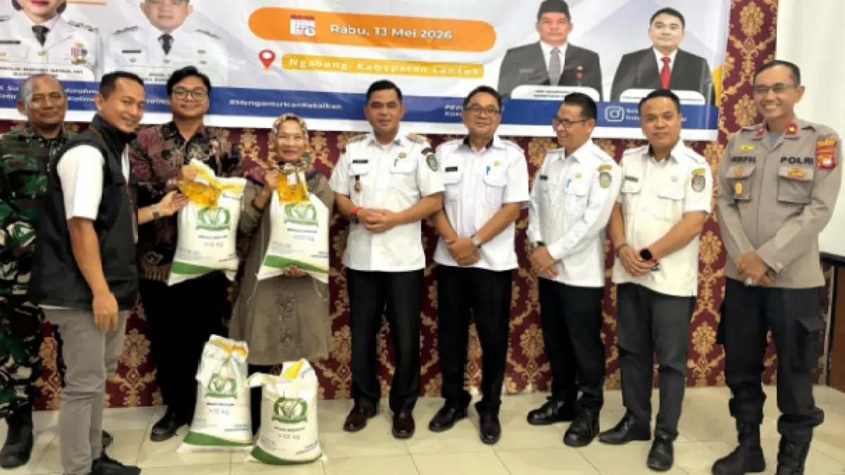 Peluncuran penyaluran bantuan pangan alokasi Februari dan Maret 2026 di Aula Kecil Kantor Bupati Landak, Rabu (13/5) lalu. (ISTIMEWA)