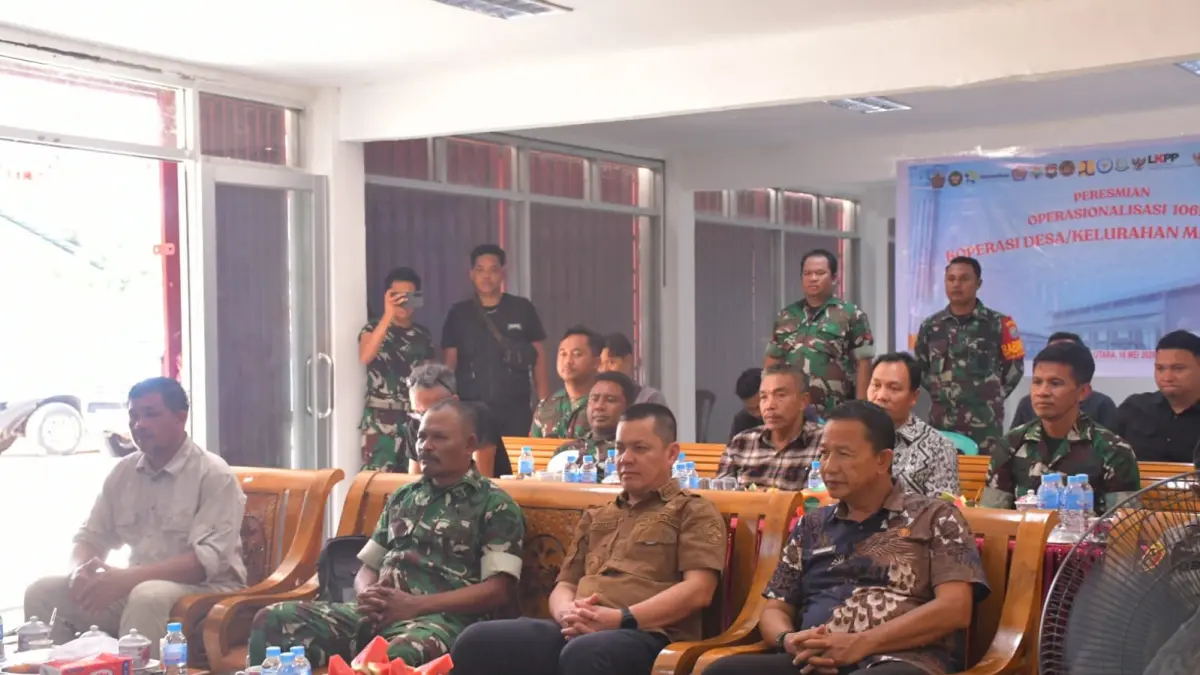 Peresmian operasionalisasi Koperasi Desa/Kelurahan Merah Putih (KDKMP) yang berada di Desa Pampang Harapan, Kecamatan Sukadana, Kabupaten Kayong Utara, Sabtu (16/5).  (PROKOPIM KAYONG UTARA)