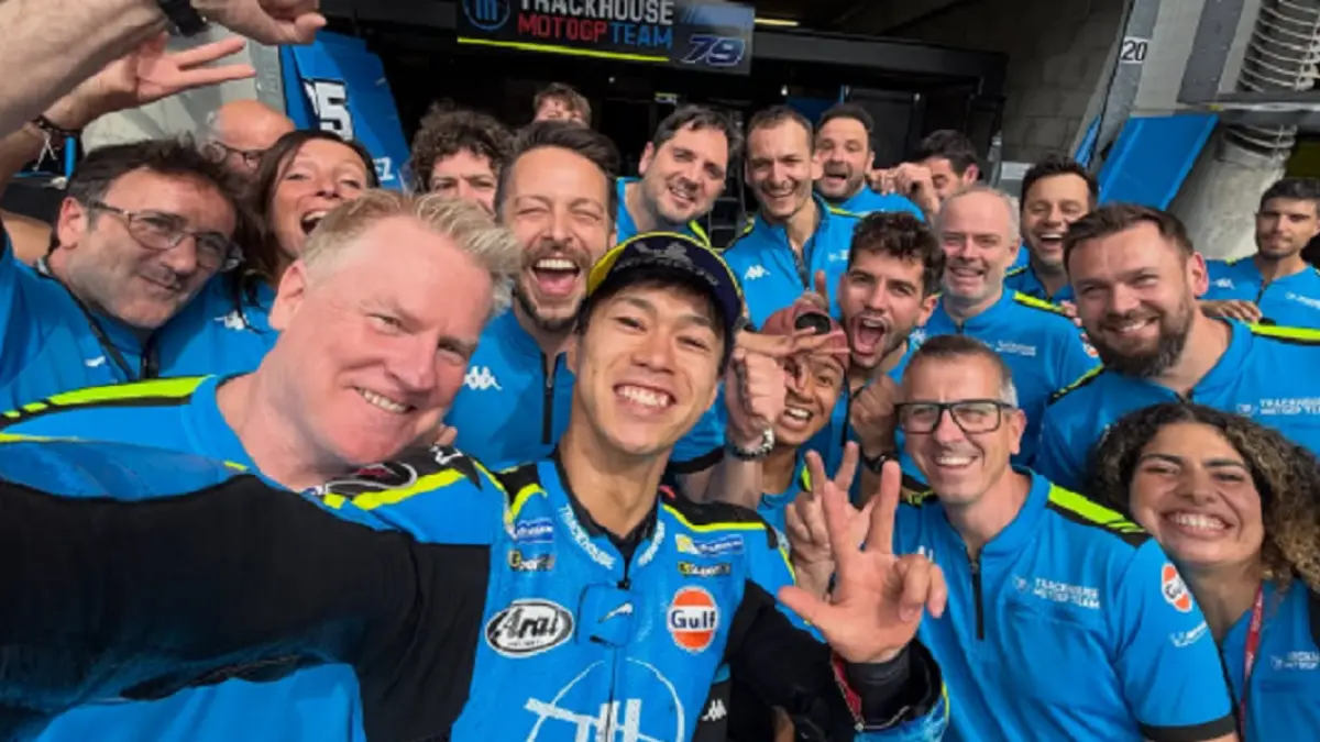 Ai Ogura meminta maaf setelah manuver agresifnya membuat Pedro Acosta terjatuh di MotoGP Catalunya. [Foto: Instagram/@aiogura79]