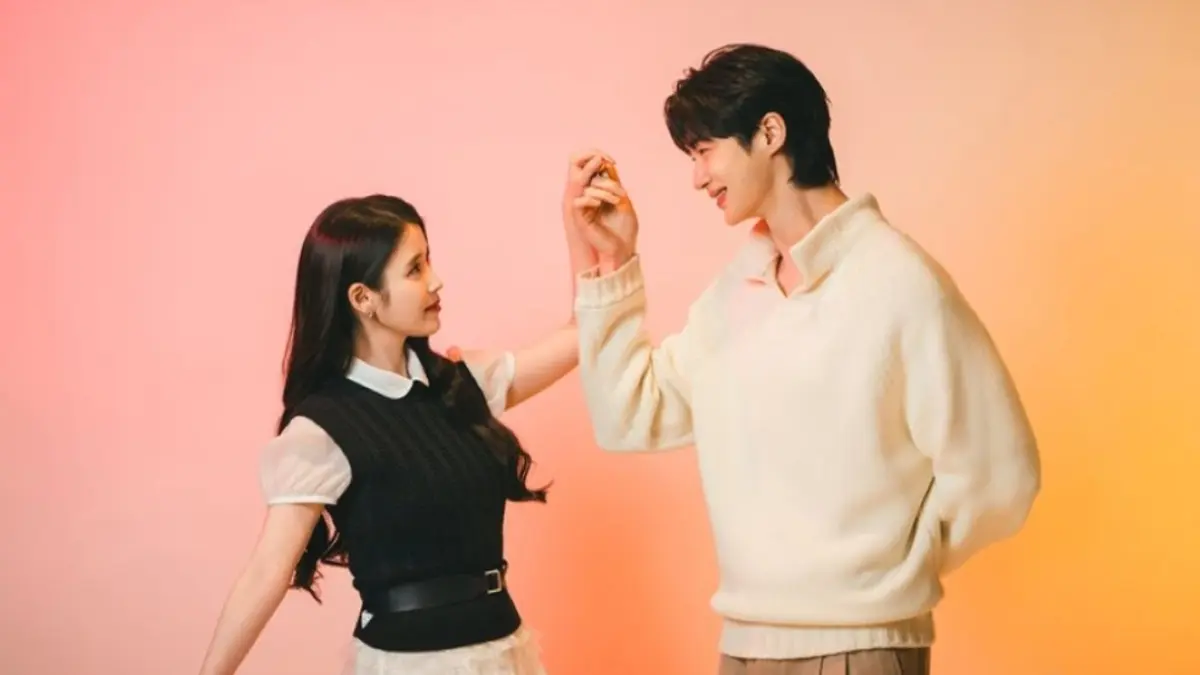 IU dan Byeon Woo Seok. (Mydramalist)