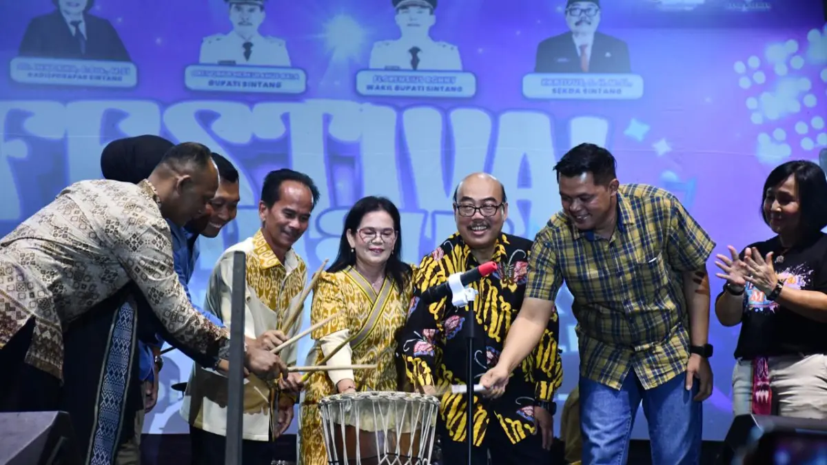 Pameran Ekonomi Kreatif (Ekraf), kuliner, festival musik, panggung seni dan hiburan dalam rangka Hari Jadi Kota Sintang ke-664 tahun 2026 mencatat perputaran uang mencapai sekitar Rp6 miliar selama 10 hari pelaksanaan. (ISTIMEWA)