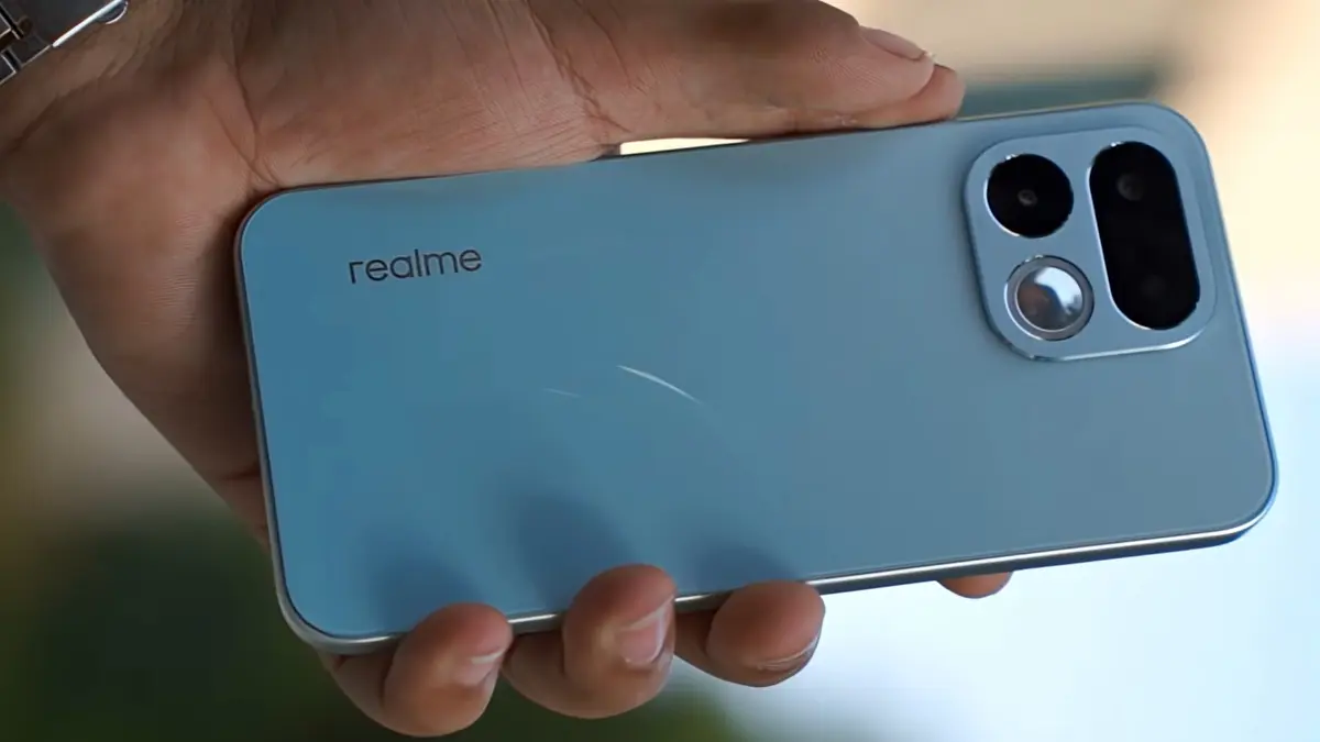 Realme 16T 5G. (YOUTUBE/FOLAX TV)