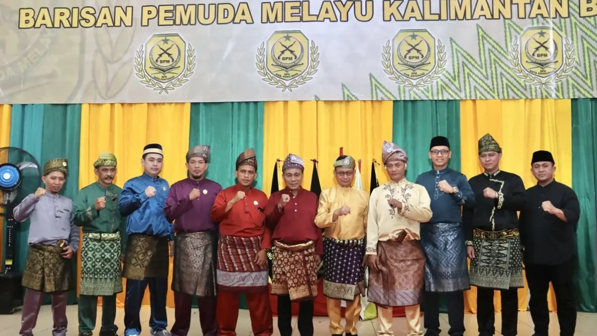 Wakil Gubernur Kalimantan Barat Krisantus Kurniawan, berfoto bersama dengan Wali Kota Pontianak Edi Rusdi Kamtono beserta Ketua Umum DPP BPM, Gusti Edy dan jajaran pengurusnya. (Adpim Pemprov Kalbar)