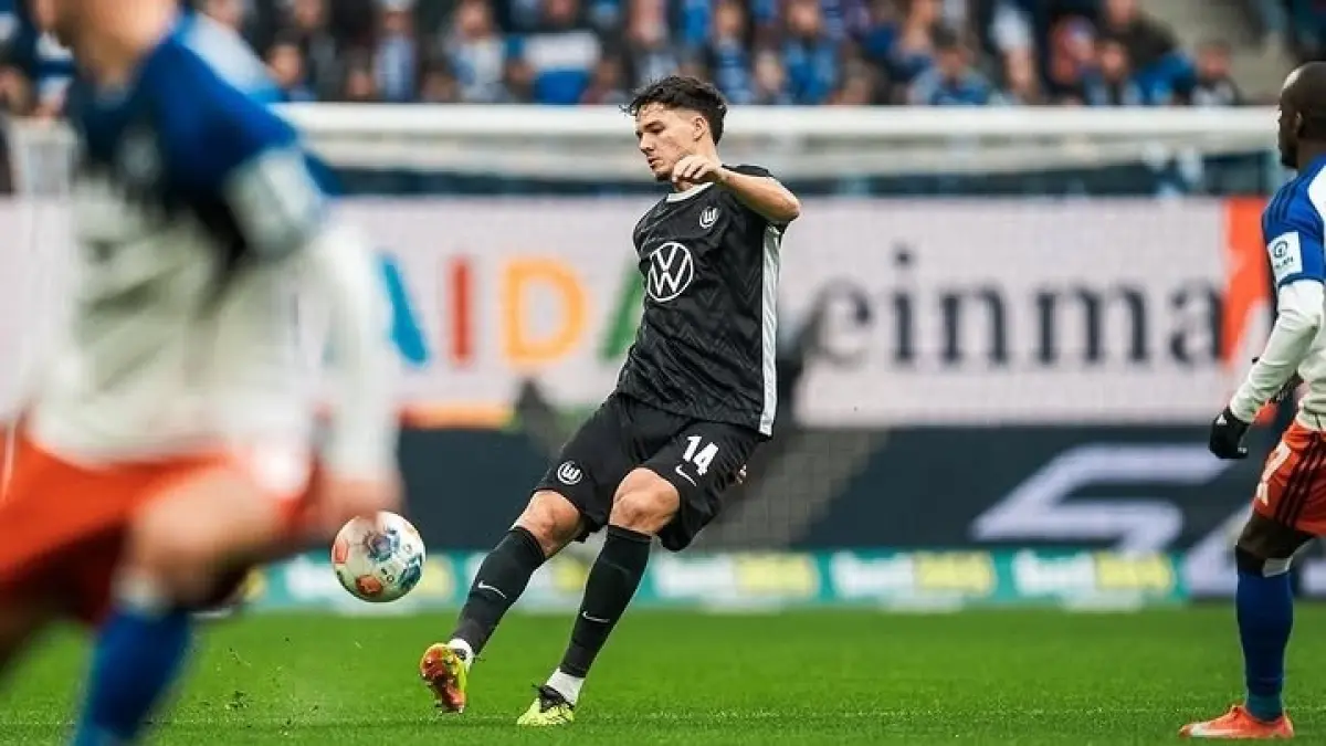 Jenson Seelt yang saat ini bermain bersama VfL Wolfsburg menjadi salah satu diaspora yang namanya dipantau PSSI untuk proyek naturalisasi. (Instagram)