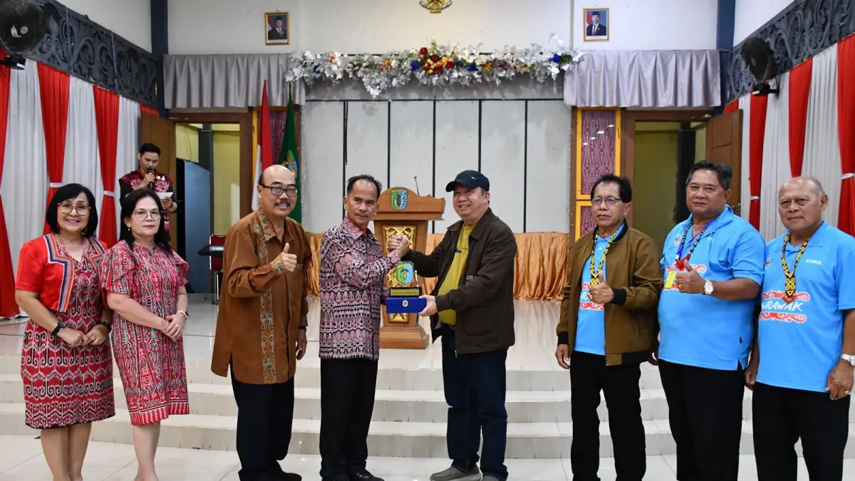 Kunjungan 65 warga Malaysia ke Kabupaten Sintang membuka peluang penguatan hubungan budaya, pariwisata hingga pertukaran informasi antardaerah lintas negara. (ISTIMEWA)