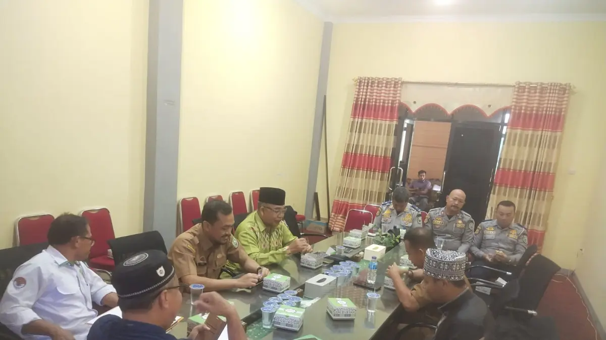 Foto-Rapat PHBI bersama dinas, instansi vertikal, dan ormas Islam dalam rangka persiapan pawai takbir menyambut Hari Raya Idul Adha 1447 Hijriah, Selasa (19/5/2026).