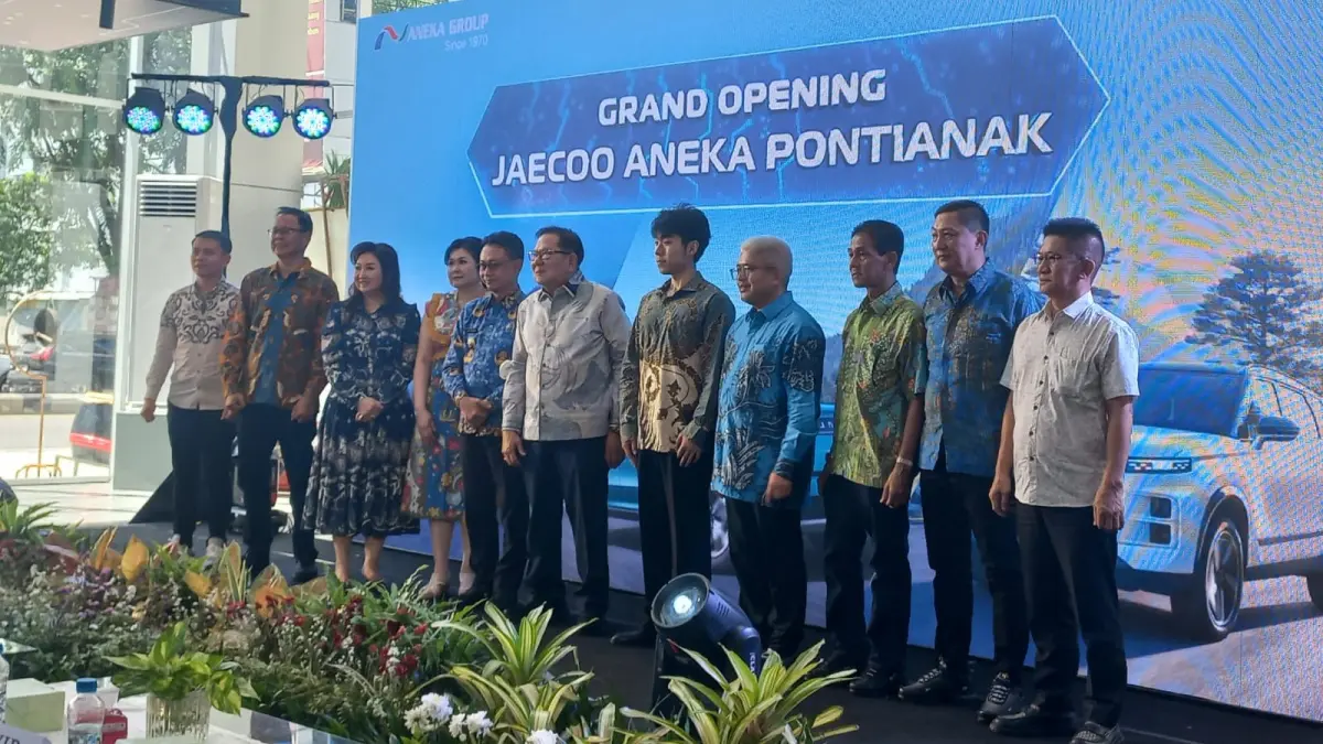 Kemeriahan Grand Opening Dealer JAECOO Aneka Pontianak yang berlokasi di Jalan Imam Bonjol Nomor 338, Rabu (20/5). (SITI SULBIYAH/PONTIANAK POST)