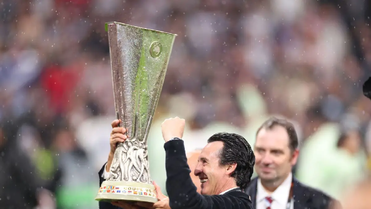 Unai Emery merayakan keberhasilan Aston Villa menjuarai Liga Europa setelah menang 3-0 atas Freiburg di Istanbul. (Dok. Aston Villa)
