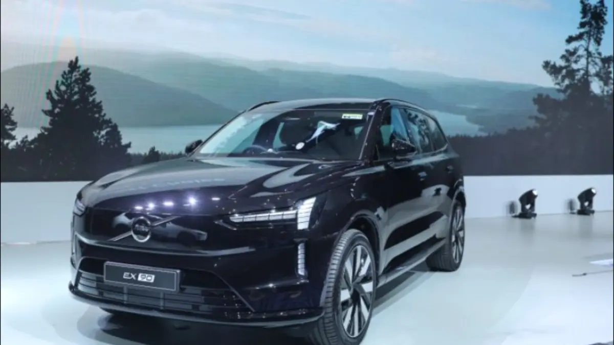 Wujud Volvo EX90 yang resmi mengaspal di Indonesia. (ANTARA/HO-Volvo)