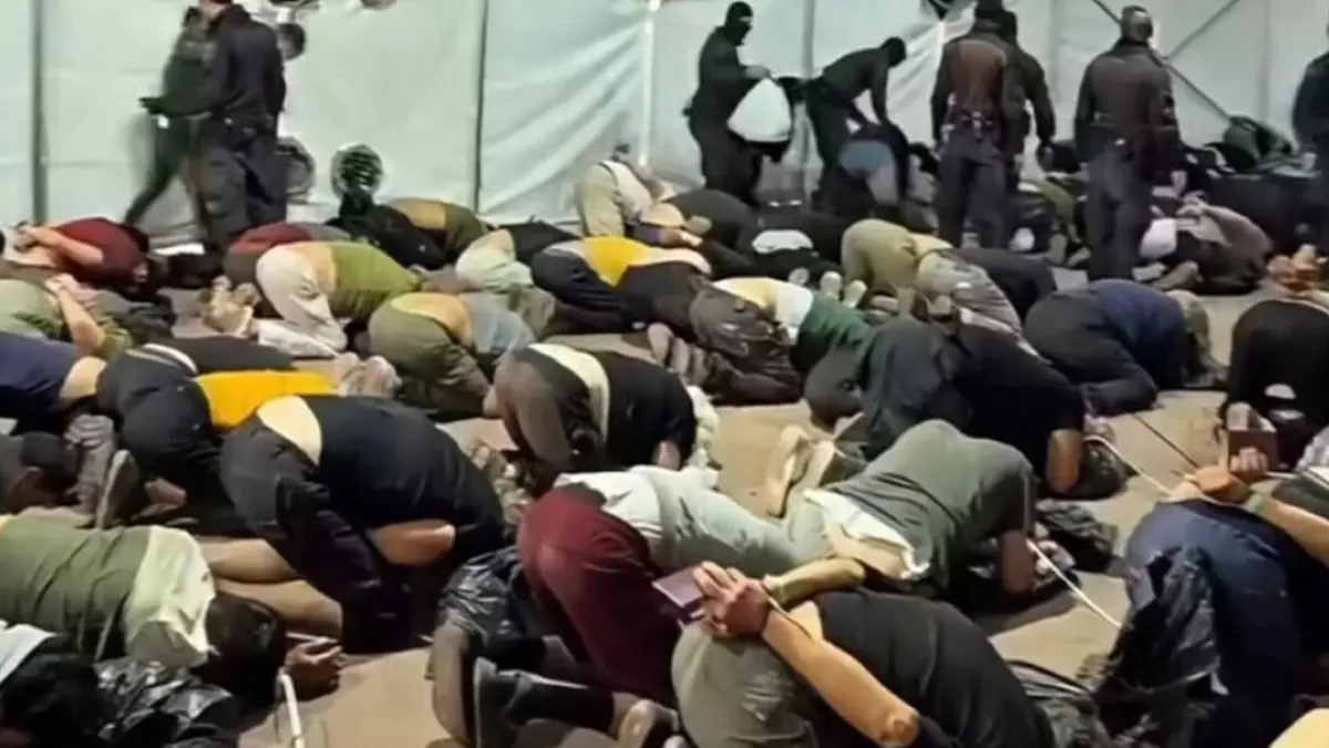 Suasana penahanan sejumlah aktivis oleh milite Israel beberapa waktu lalu.(Anadolu)