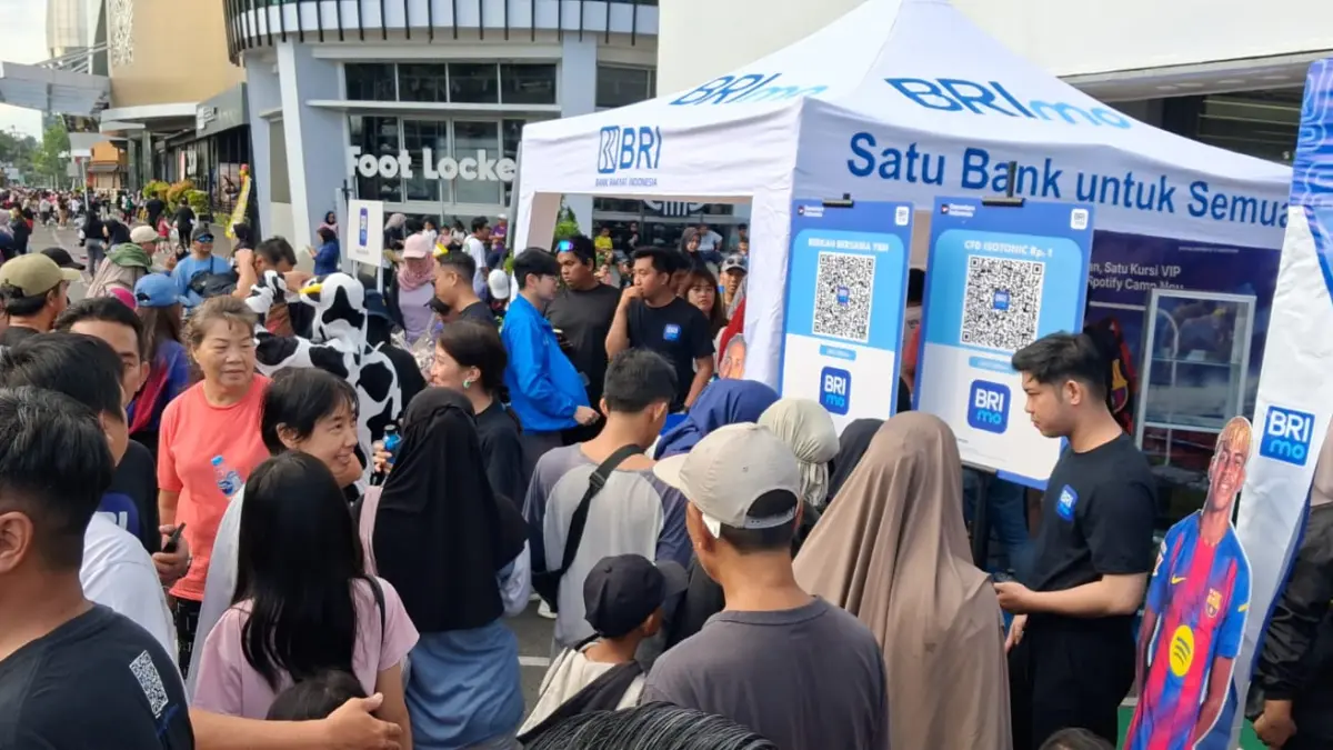 Antusias masyarakat Pontianak mengunjungi booth BRImo di CFD.