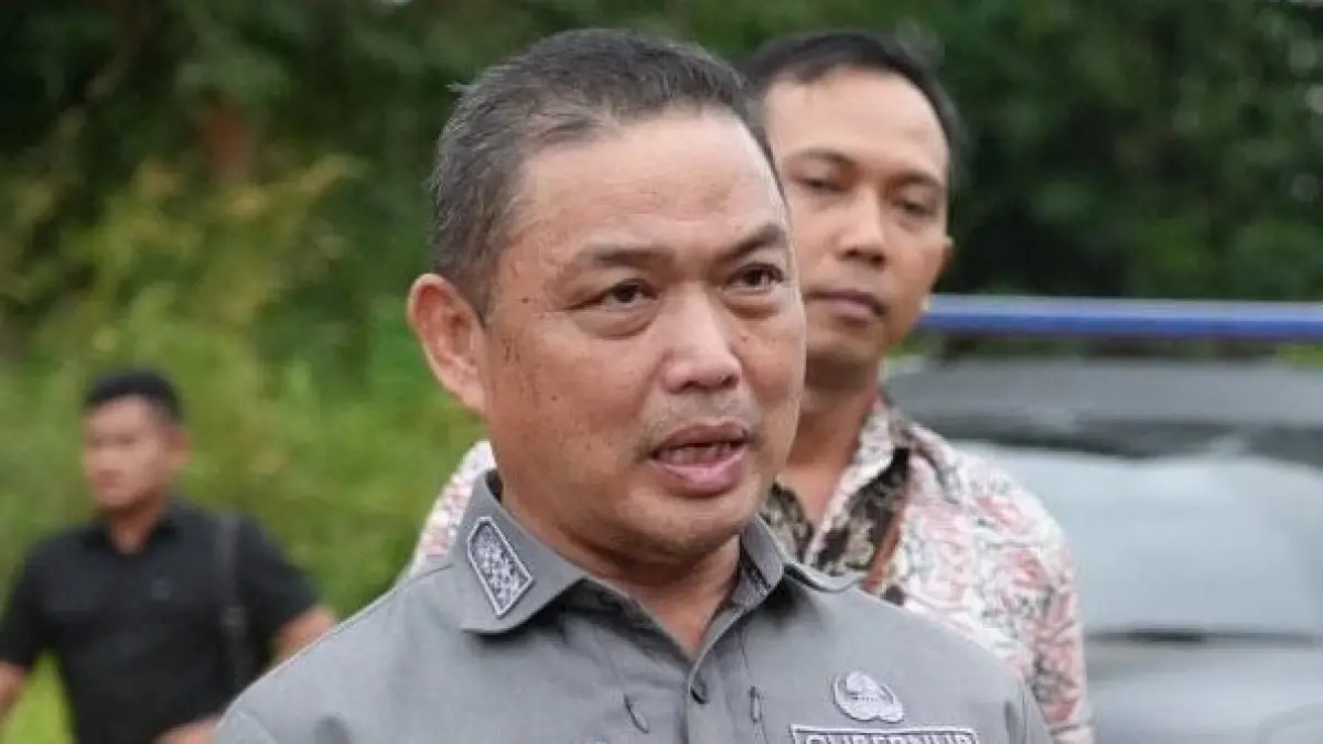 Gubernur Kalimantan Barat Ria Norsan saat turun meninjau pembangunan infrastruktur di Kabupaten Melawi (Adpim Pemprov Kalbar)