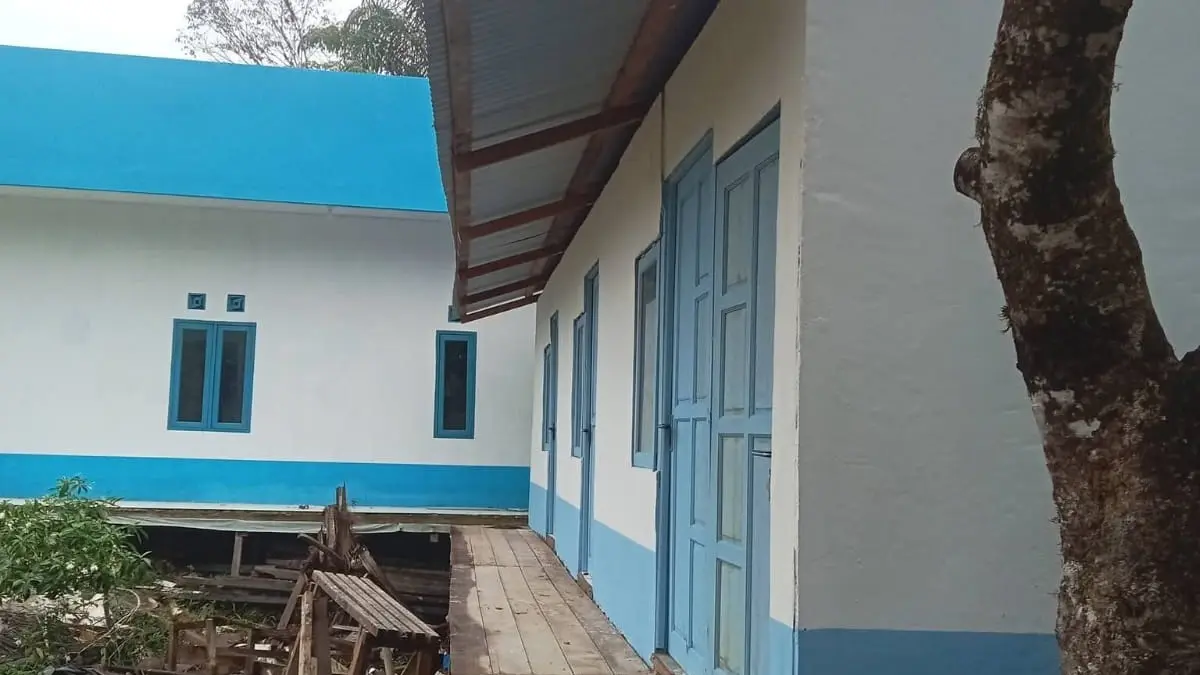 Pembangunan dapur MBG di desa Nanga Dua Kecamatan Bunut Hulu diduga dikerjakan tidak sesuai standar. (ISTIMEWA)
