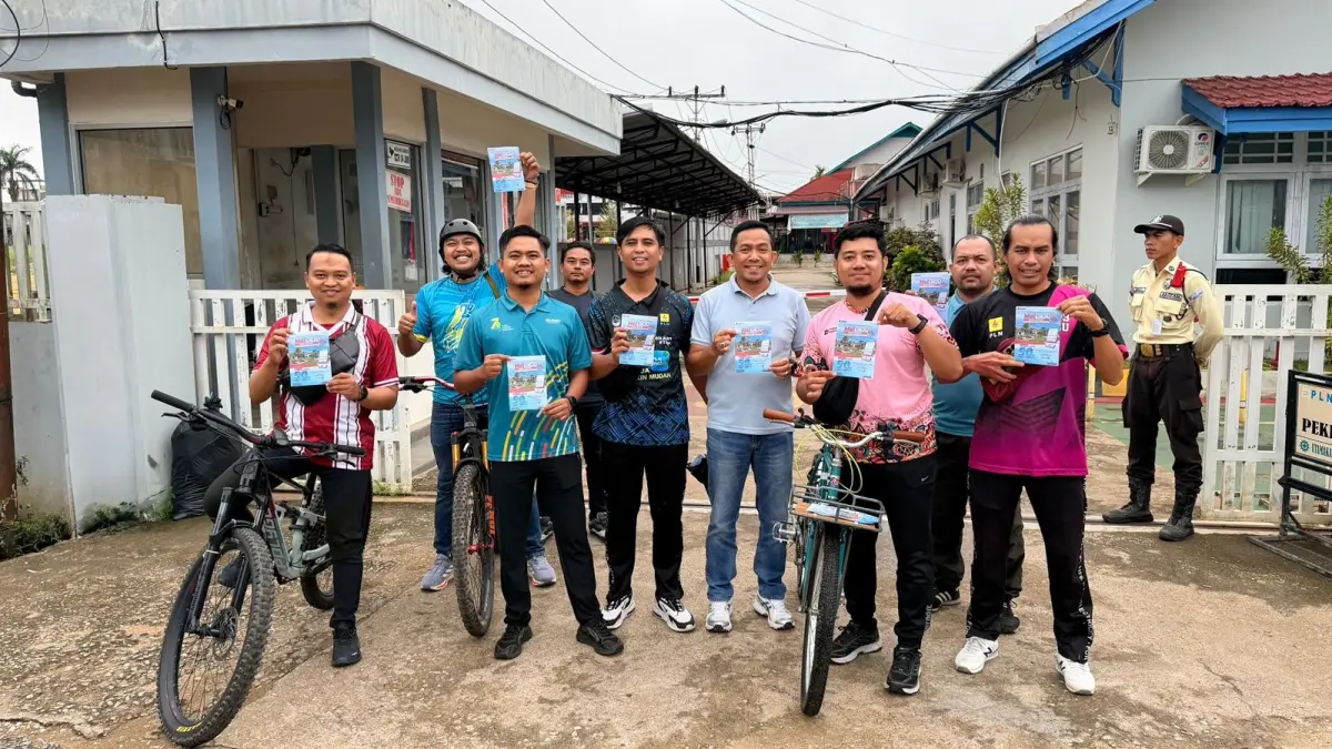 Petugas PLN UP3 Sanggau gencar sosialisasikan program tambah daya MeiLaju lebih terang, agar masyarakat mendapatkan info dan bisa memanfaatkan program ini sampai 2 Juni 2026.
