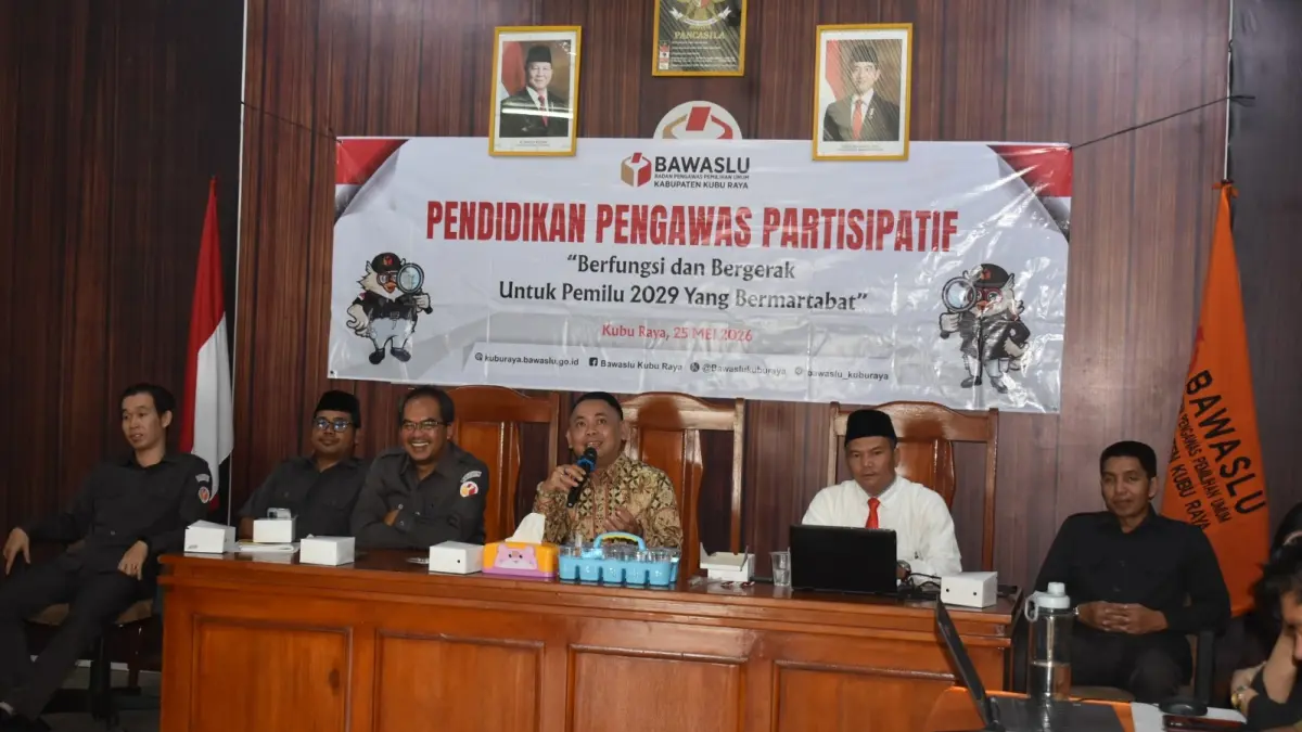Bawaslu Kubu Raya mulai mempersiapkan pengawasan Pemilu 2029 melalui kegiatan Pendidikan Pengawasan Partisipatif yang melibatkan ormas dan OKP di Kantor Bawaslu Kubu Raya,  Senin (25/5). (Ashri Isnaini/Pontianak Post)