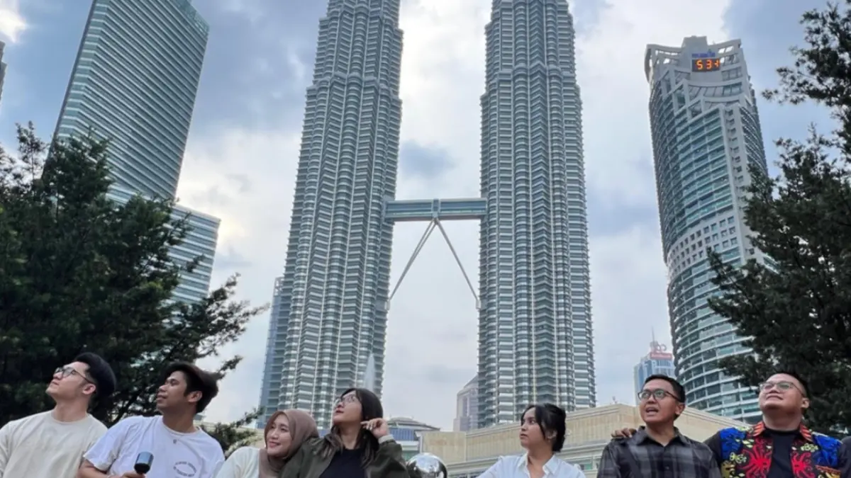 Minat wisata masyarakat Kaltim mulai bergeser ke negara-negara ASEAN seiring harga tiket internasional yang semakin terjangkau. (Kaltim Post)