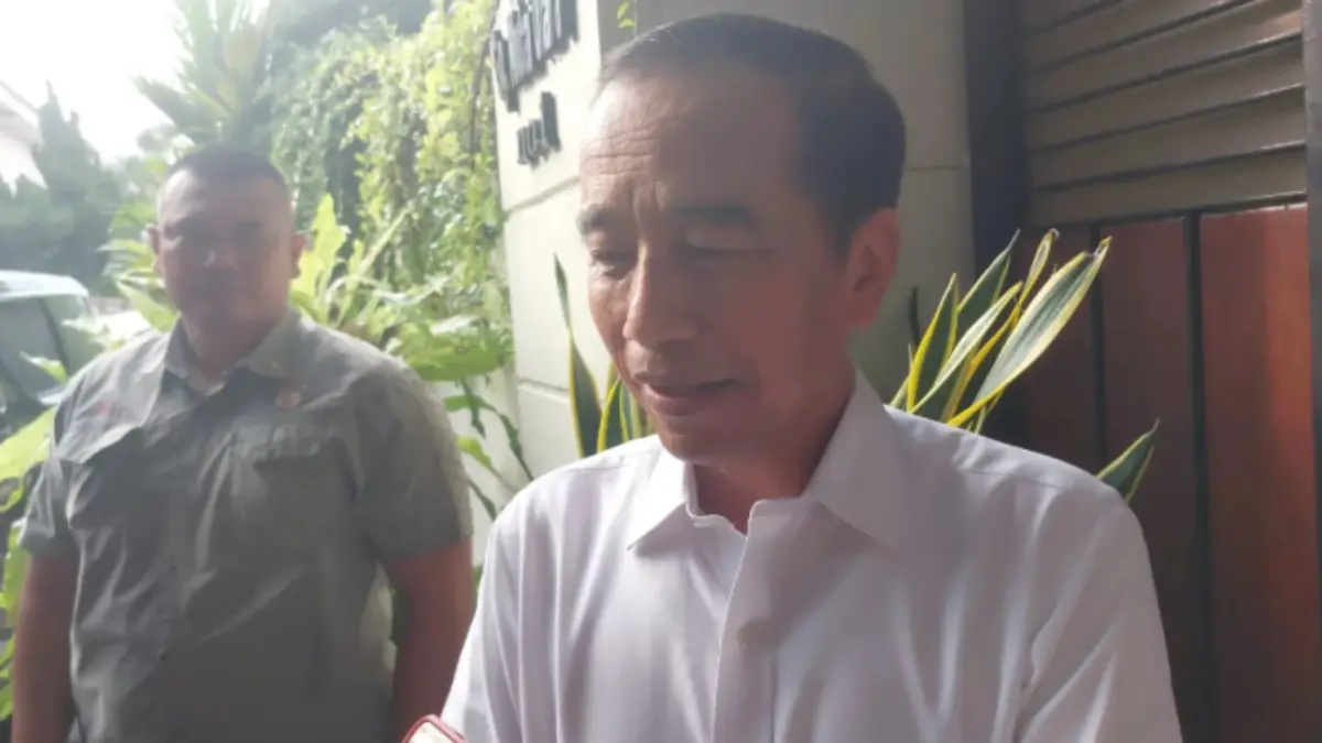 Presiden RI ke-7 Jokowi di kediamannya di Sumber, Solo. (RADAR SOLO)