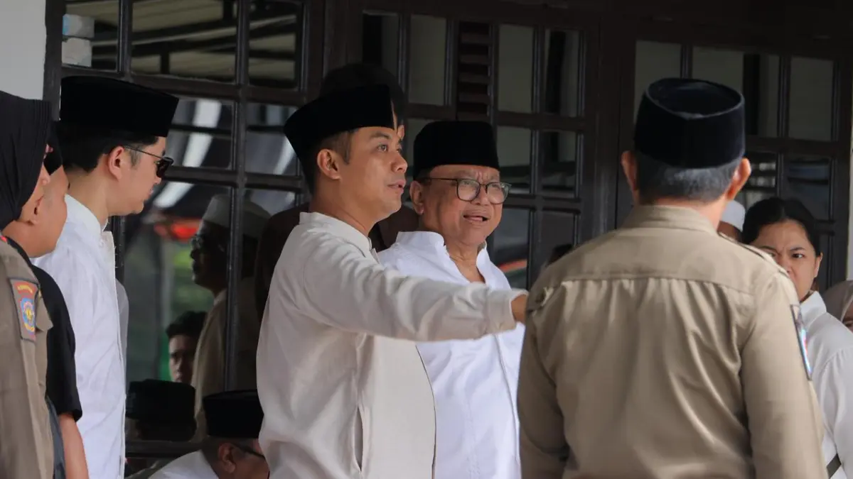 Tokoh nasional Oesman Sapta Odang menghadiri rangkaian kegiatan “OSO Balik Kampung” sekaligus berbagi sedekah Iduladha kepada ribuan masyarakat Kayong Utara.
