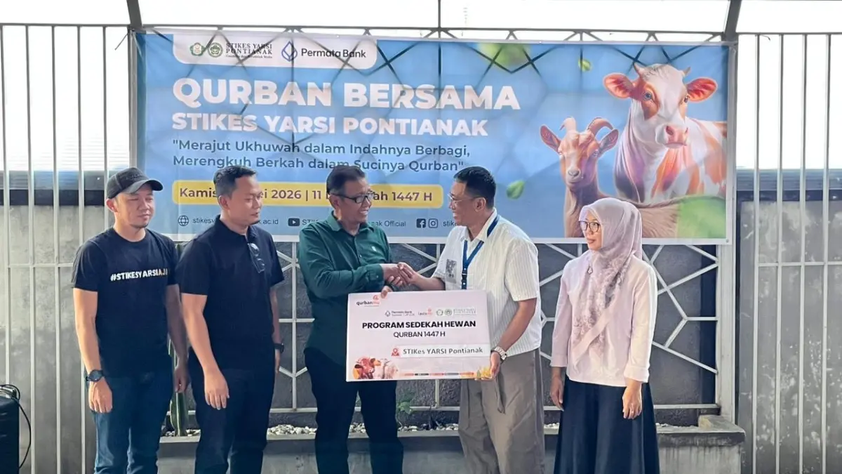 YARSI Pontianak bersama Permata Bank menyalurkan hewan kurban. (ISTIMEWA)