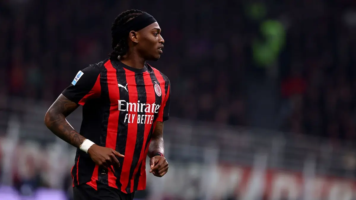 Rafael Leao memilih bertahan di AC Milan meski sempat mengungkapkan kekagumannya terhadap Manchester United dan Arsenal. (Dok.AC Milan)