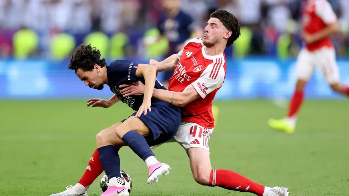 Declan Rice bereaksi setelah Arsenal kalah dari PSG melalui adu penalti pada final Liga Champions. (Dok.Arsenal)