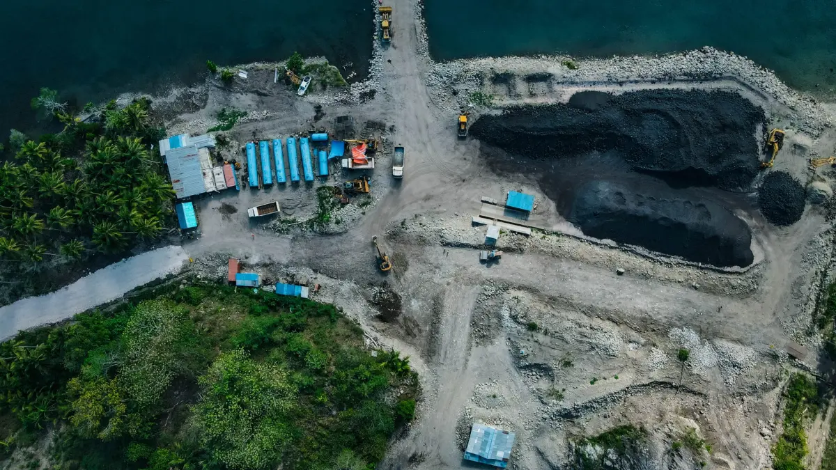 Eksplorasi tambang logam tanah jarang. (Rare-earth-mining.com)