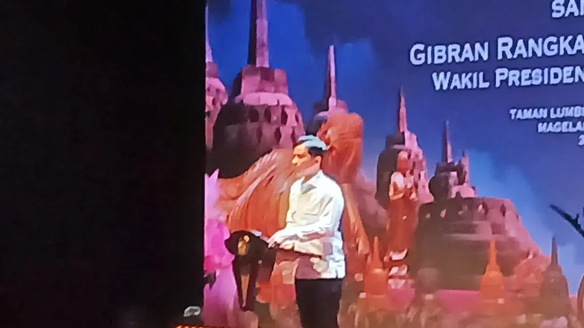Wapres Gibran mengajak umat Buddha menjadi pelopor perdamaian dan toleransi untuk menjaga persatuan Indonesia di tengah tantangan pembangunan. (Heru Suyitno/Antara)