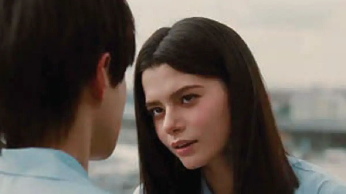 Rebecca ”Becky” Armstrong sebagai Nanno di episode kedua Girl from Nowhere: The Reset. (NETFLIX-ONE31)