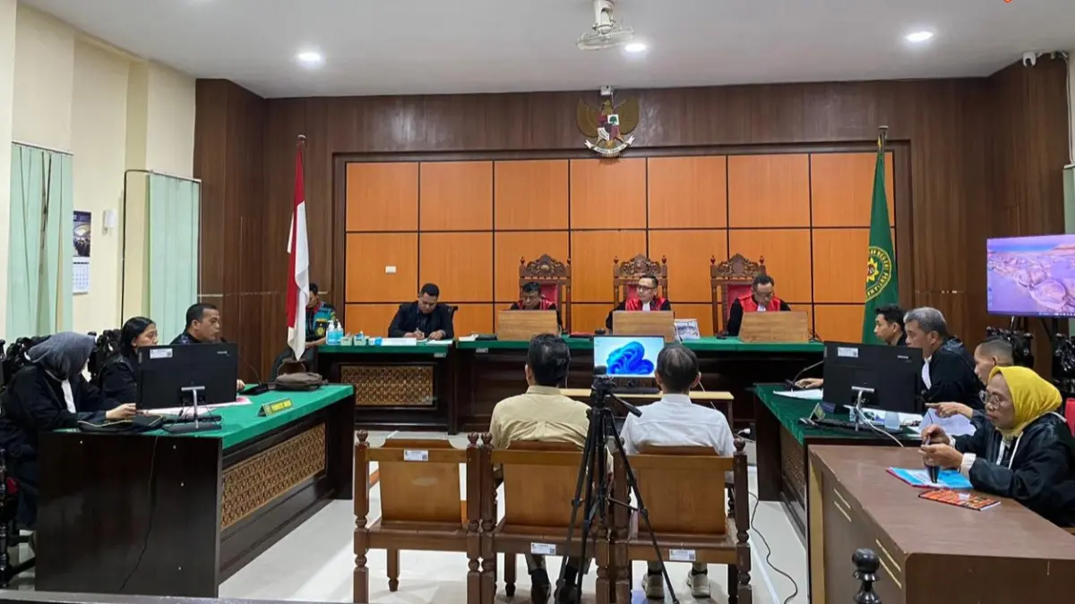 Sidang perdana perkara dugaan korupsi dana hibah Yayasan Mujahidin Kalimantan Barat berlangsung di Pengadilan Tipikor Pontianak, Selasa (2/6/2026). Jaksa Penuntut Umum membeberkan dugaan penyimpangan dana pembangunan SMA Mujahidin yang mengakibatkan kerugian negara sekitar Rp9,7 miliar. FOTO/KEJATI KALBAR