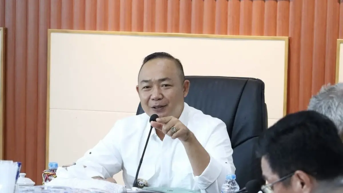 Bupati Ketapang, Alexander Wilyo mengeluarkan Surat Edaran tentang pembelian Tandan Buah Segar (TBS) kelapa sawit produksi pekebun. (ISTIMEWA)